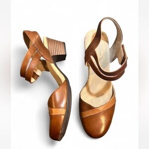 Clarks Tan Leather Heeled Sandals NWT